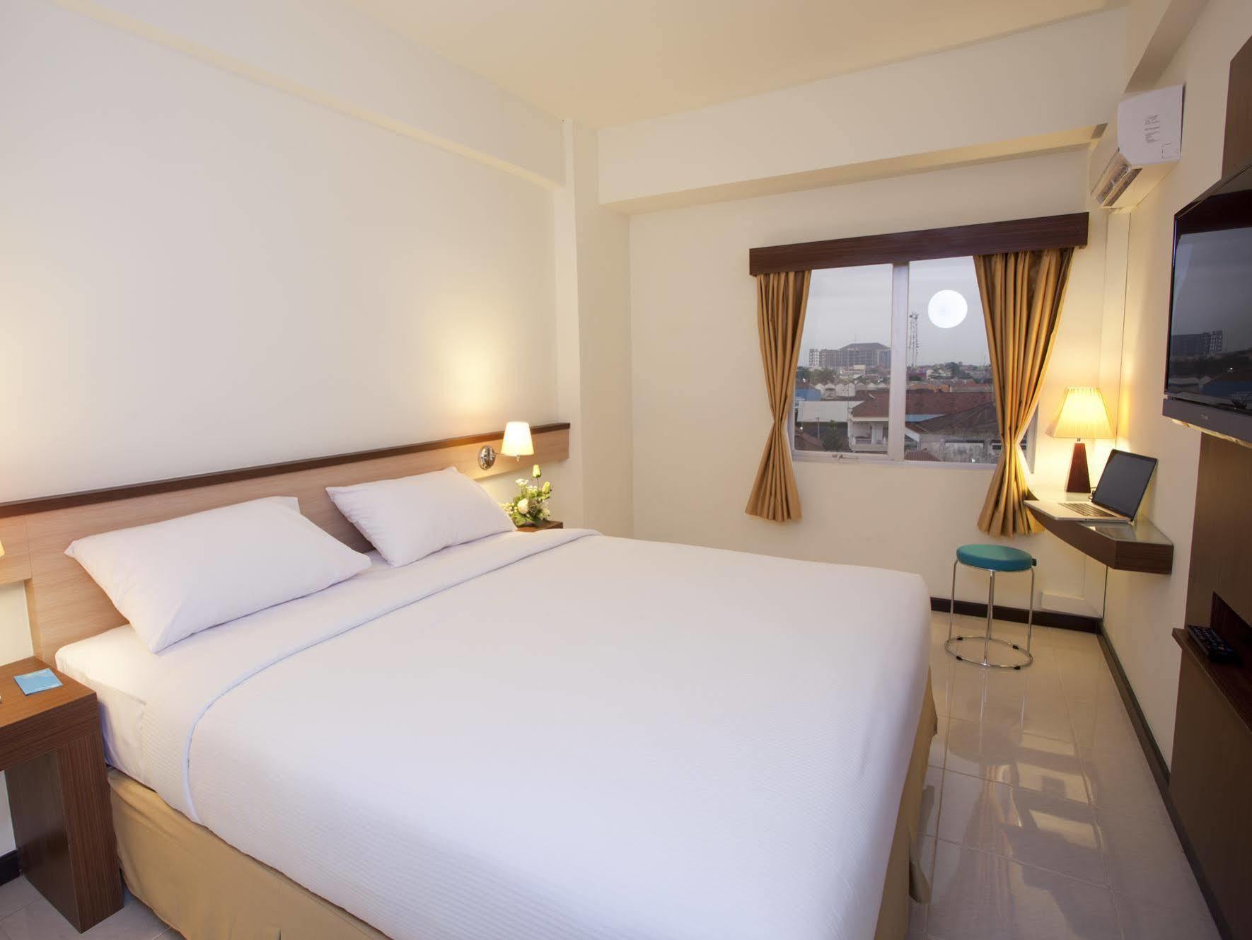 Everyday Smart Hotel - Malang Exteriér fotografie