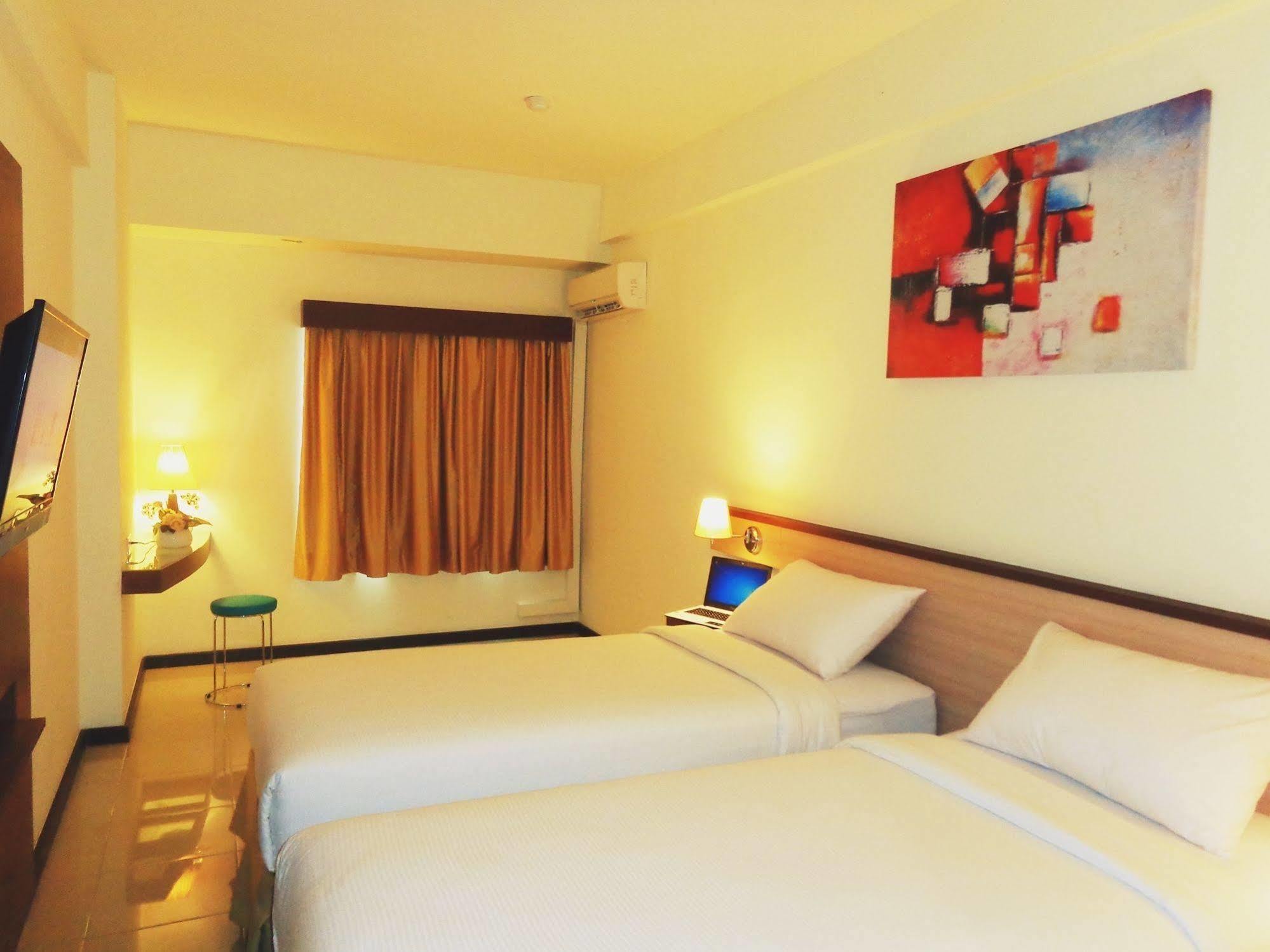 Everyday Smart Hotel - Malang Exteriér fotografie
